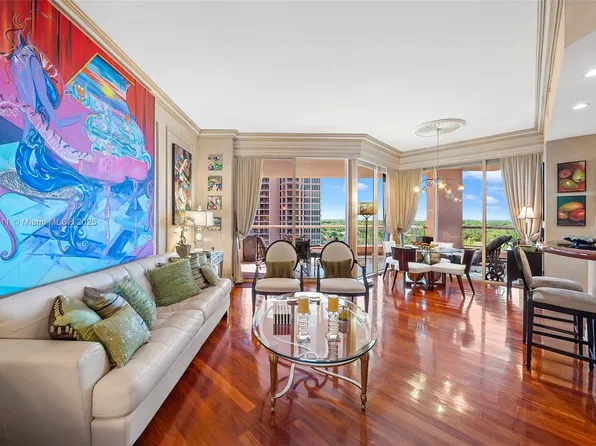 10 Edgewater Dr APT 10H, Coral Gables, FL 33133