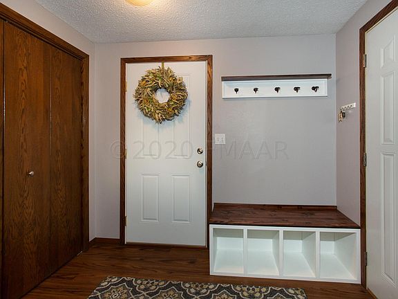 4th image of 613 10th Ave E