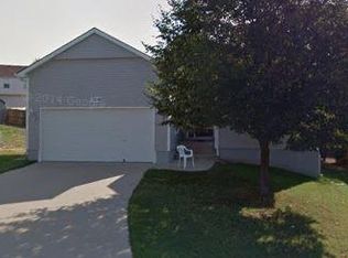 5208 NW Primrose Ct, Blue Springs, MO 64015