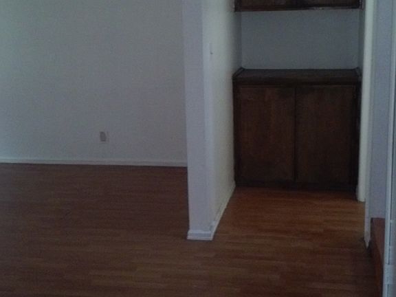 4th image of 1217 E Pasadena St