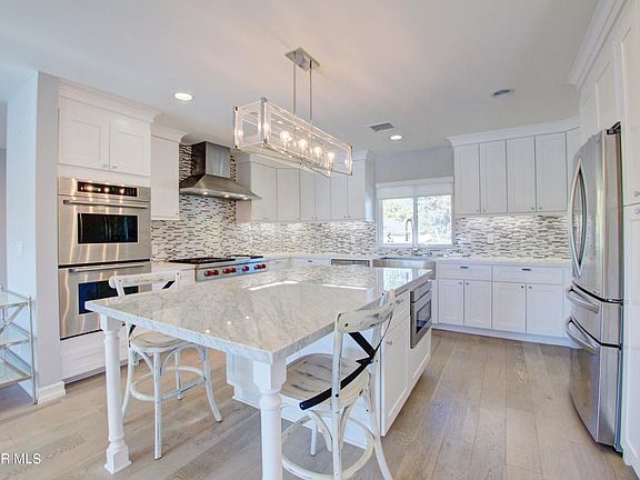 3rd image of 1246 La Jolla Dr