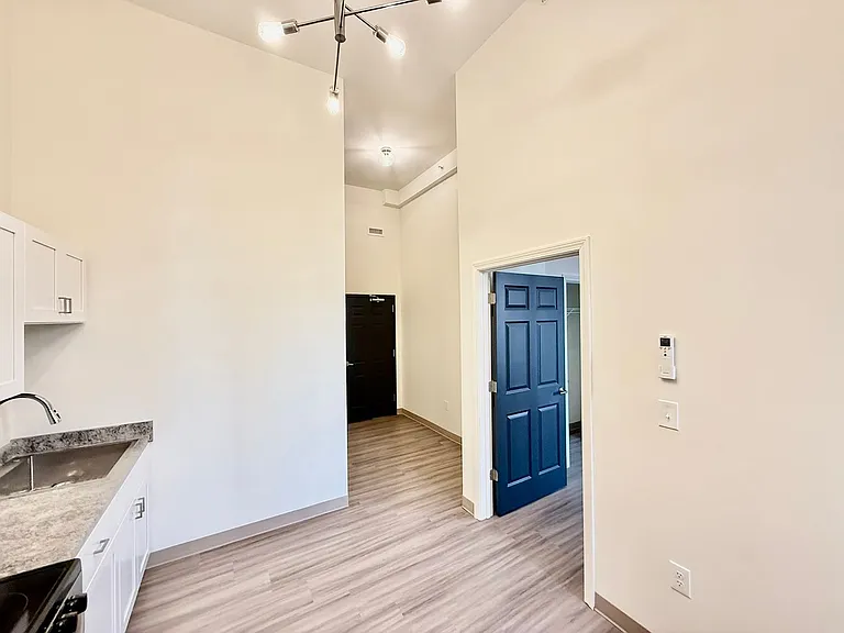 1138 Elm St — Photo 1