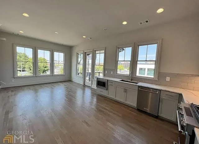 674 Exchange St SE — Photo 3