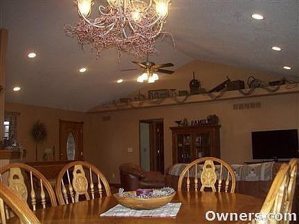 dinning area open to the family room