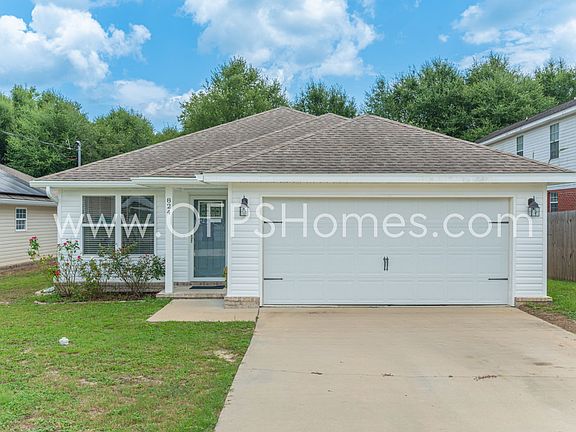 2nd image of 824 Valley Rd