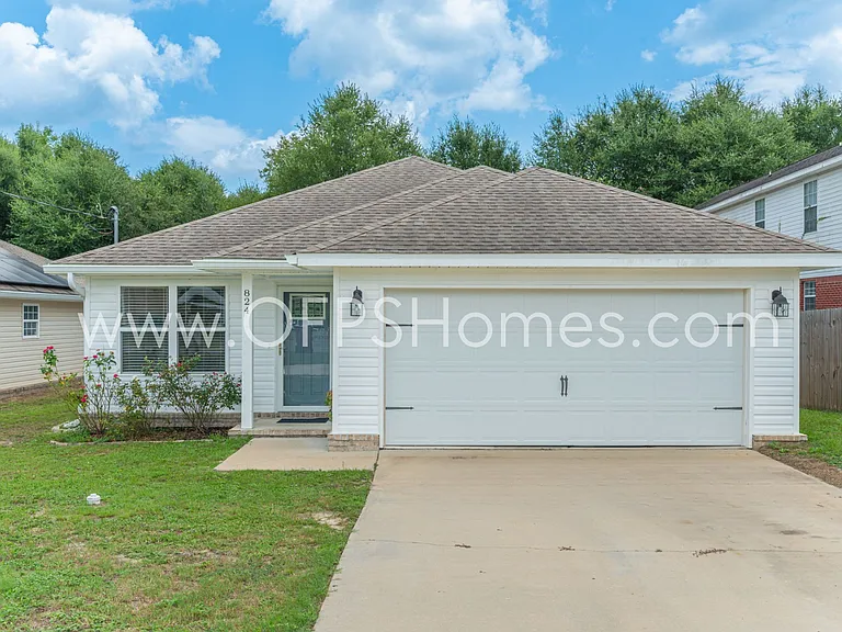 824 Valley Rd — Photo 2
