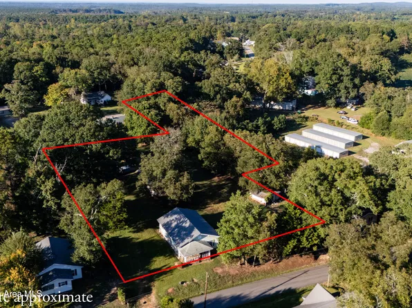 229 Fulton St, Dadeville, AL 36853