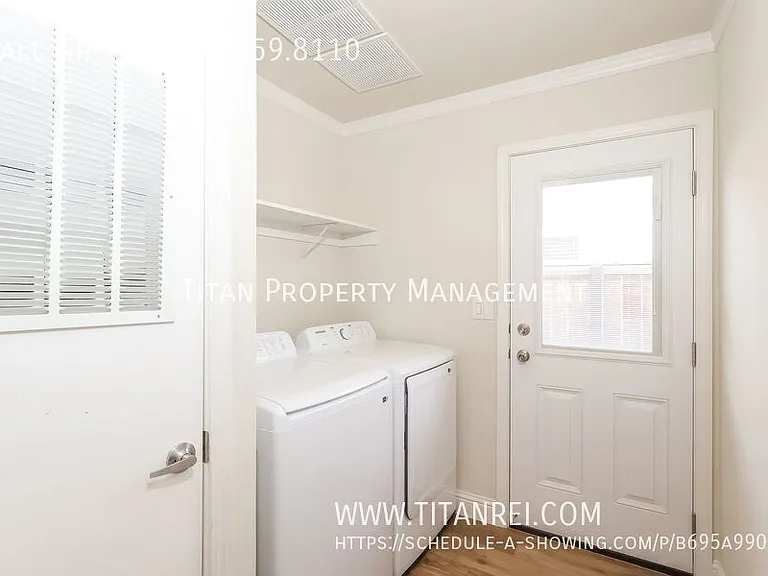 313 Vandenberg Cir — Photo 14
