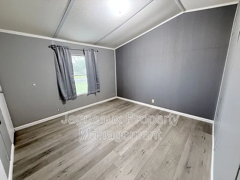 1115 N Crocker St — Photo 10