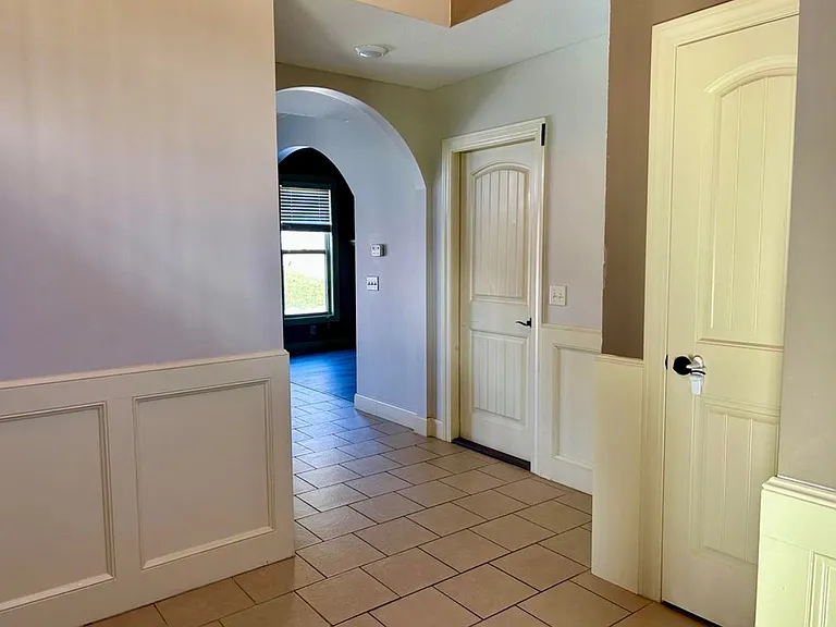 923 Drum Dr — Photo 10