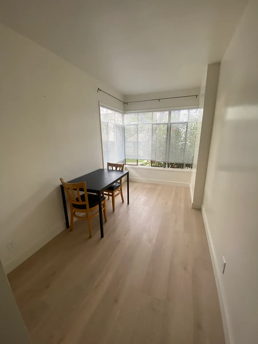 Building Photo - 2480 Virginia St #4