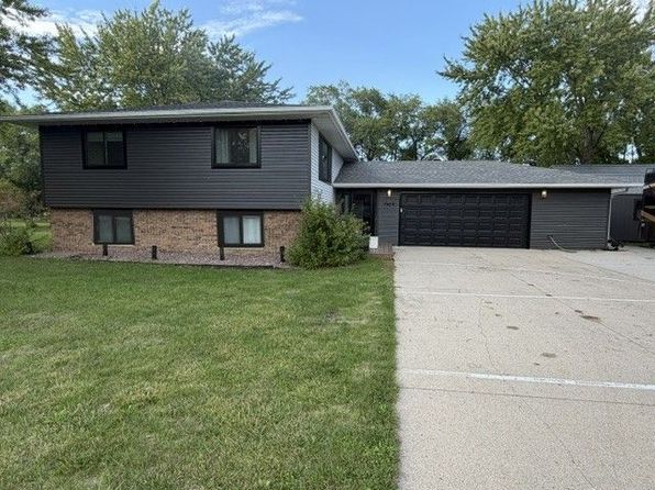 1304 60th Ave N