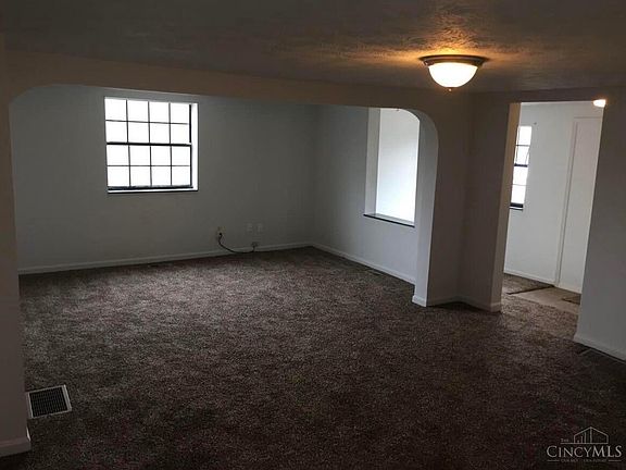 3rd image of 8993 Pippin Rd
