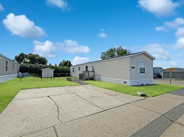 4202 Patriot Dr, Bismarck, ND 58503