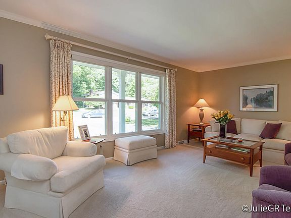 2nd image of 3274 Pinoak Ct SE