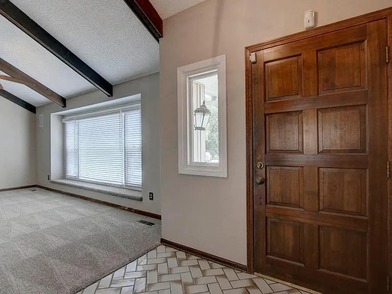 11805 Rosehill Rd — Photo 2