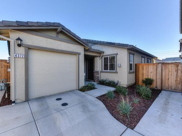 4372 Silver Cedar Ln