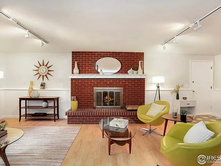 1304 Constitution Ave — Photo 19