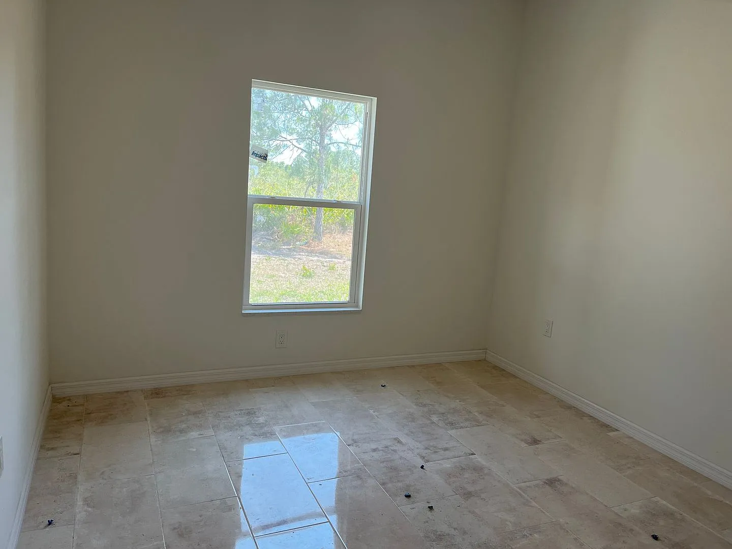 Brand New Construction-Large 3 bedroom, 2 bath + Den-Great Location — Photo 4