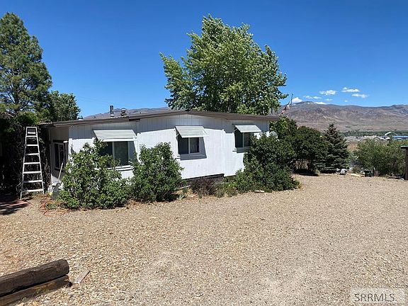 3rd image of 900 Challis Creek Rd