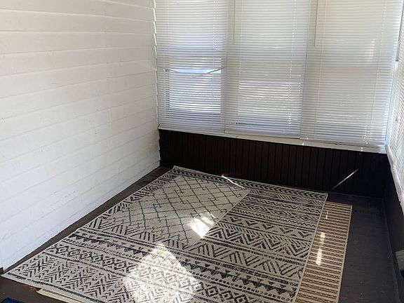 3rd image of 611 1st Ave SE