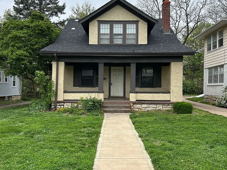 5428 Harrison St — Photo 1