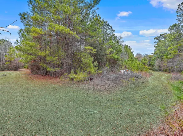 9470 Old State Rd, Holly Hill, SC 29059