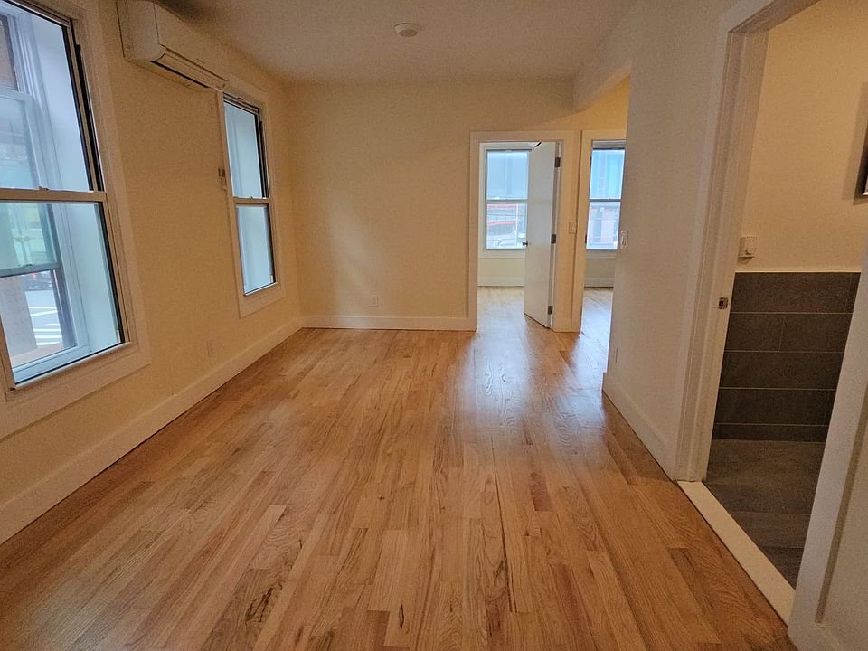 1st image of 2304 Jackson Ave Fl 1