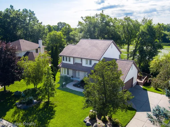 6013 James Head Ct, West Bloomfield, MI 48324