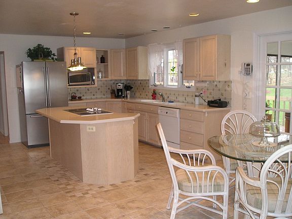 Kitchen with Eating Area