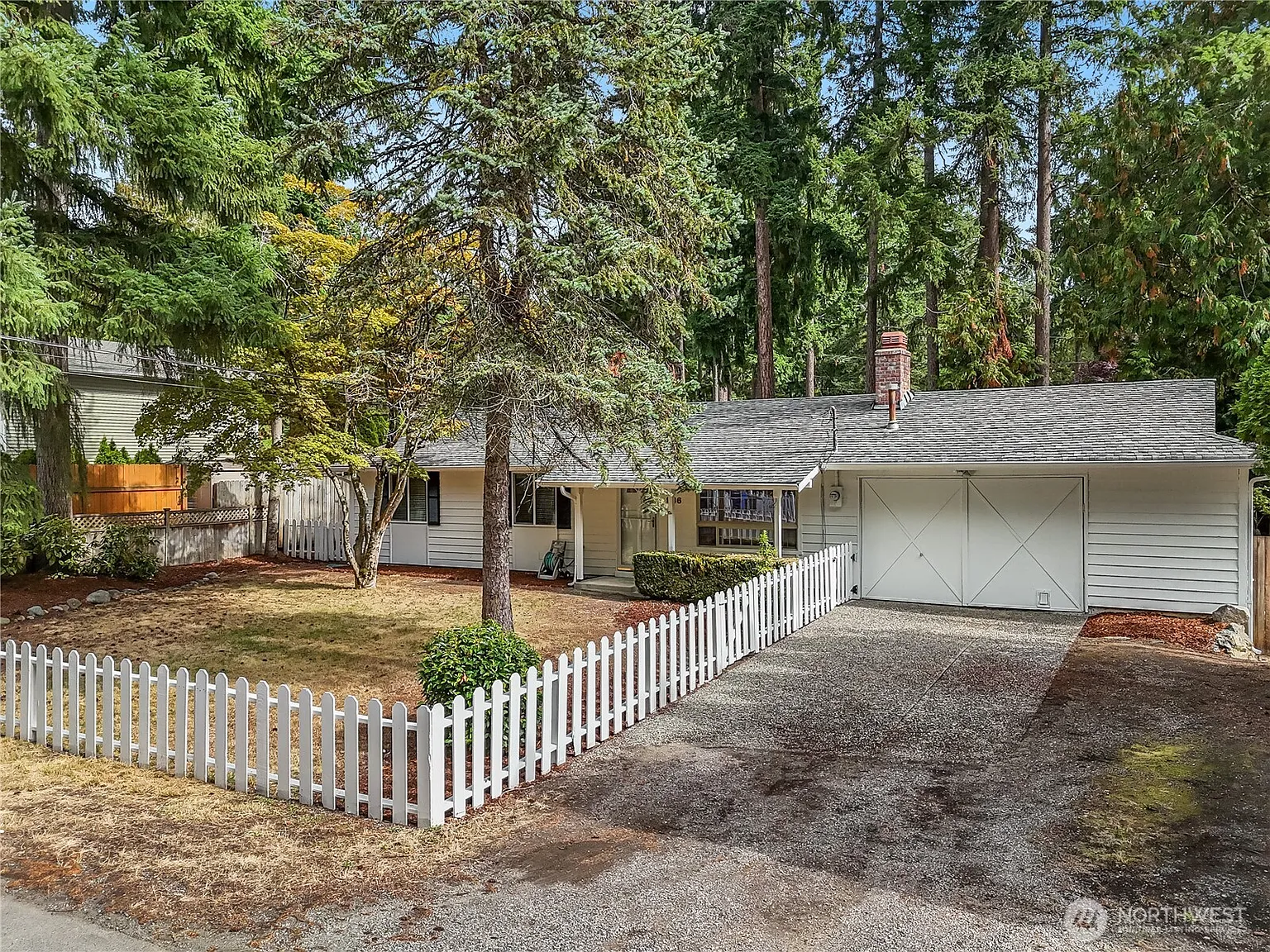936 NE 207th Place NE photo 1