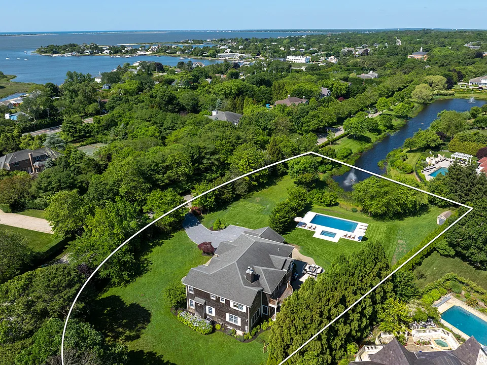 15 Parrish Pond Ln