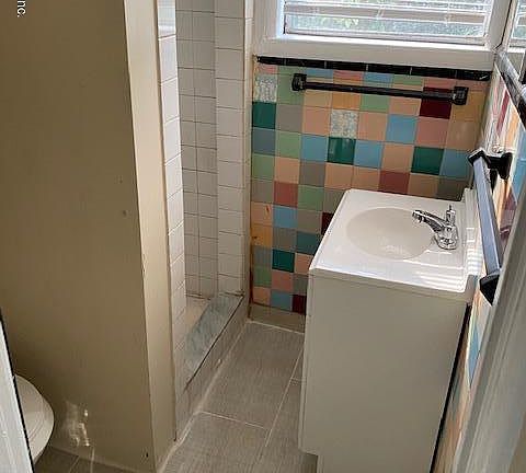 2nd image of 628 Saint Clair St #630