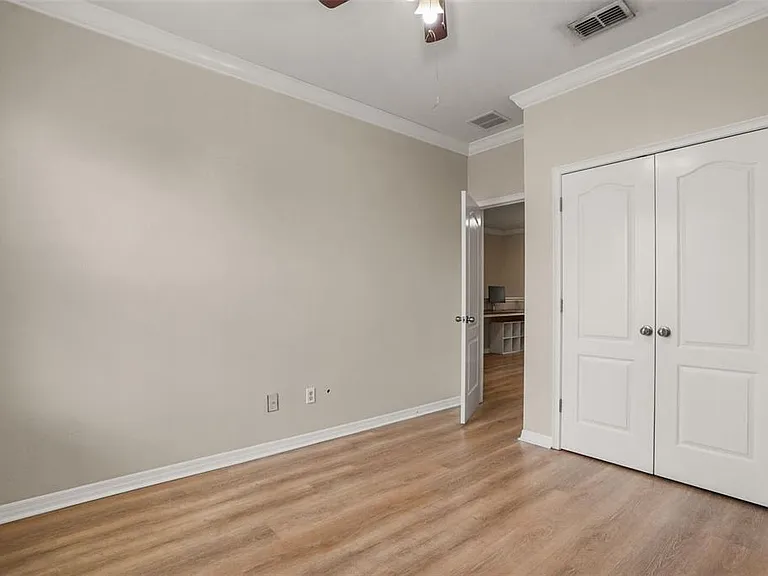 561 Telfair Square Ct — Photo 23