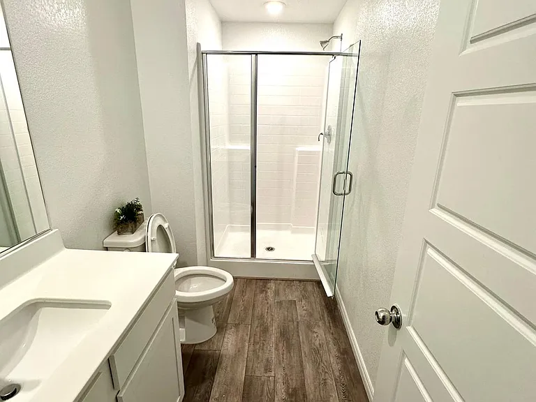 4480 Peressini St — Photo 15