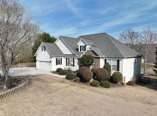 105 Edens Ridge Dr, Six Mile, SC 29682