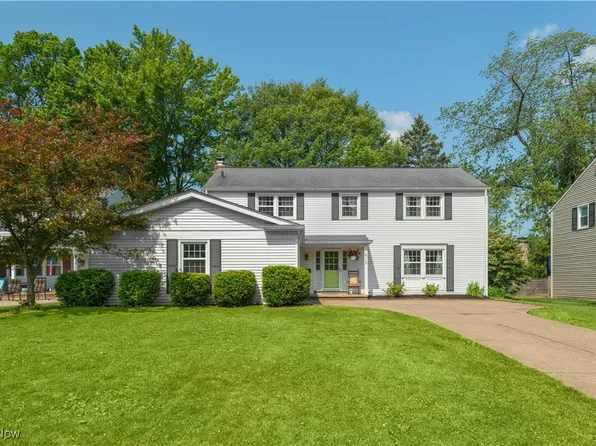 612 Revere Dr, Bay Village, OH 44140