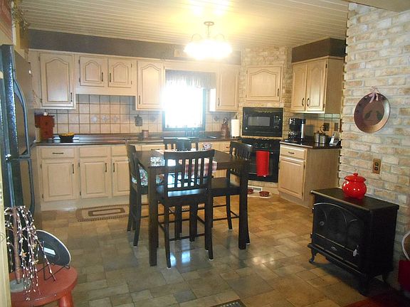 2nd image of 30 Bishop Ave