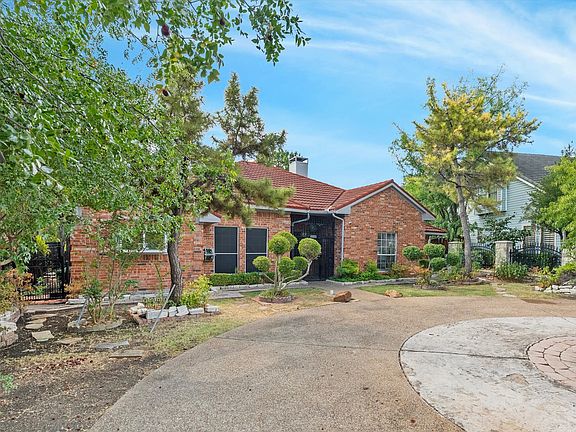 3rd image of 3024 Encino Dr