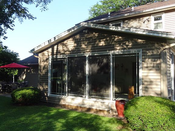 5th image of 15 Maplegrove Dr