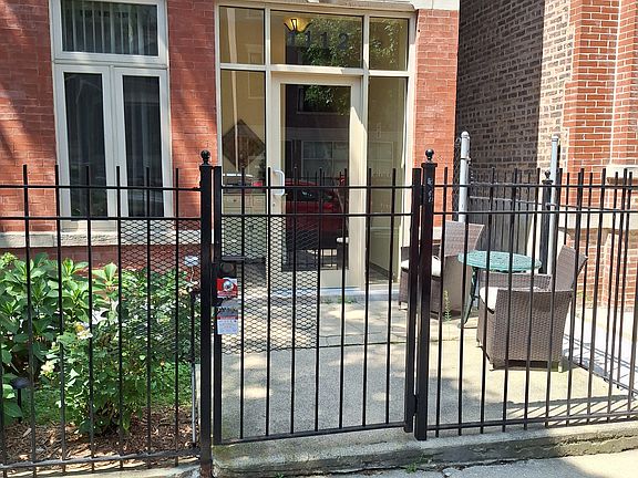 4th image of 1112 N Hermitage Ave #2E