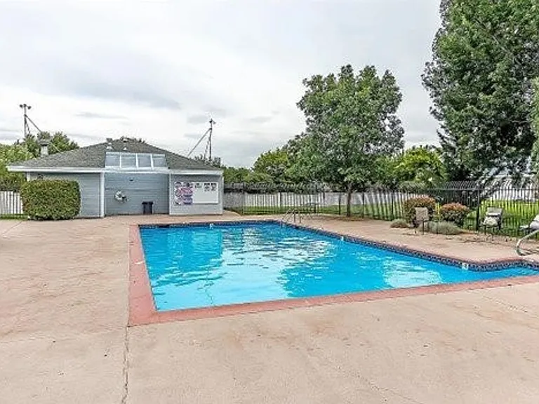 7562 Wheeldale Cir — Photo 30