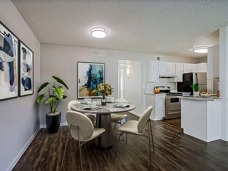 Tesoro Apartments — Photo 47