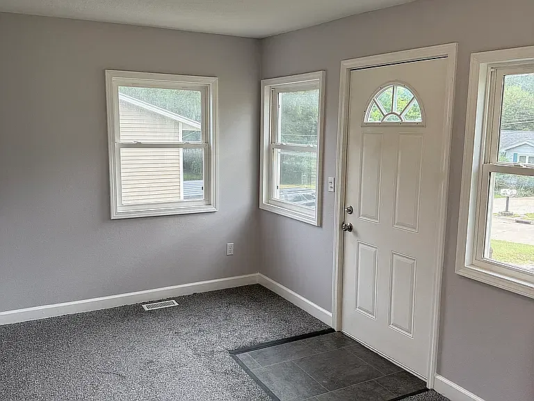 2 bed, 660 sqft, $1,250 — Photo 2