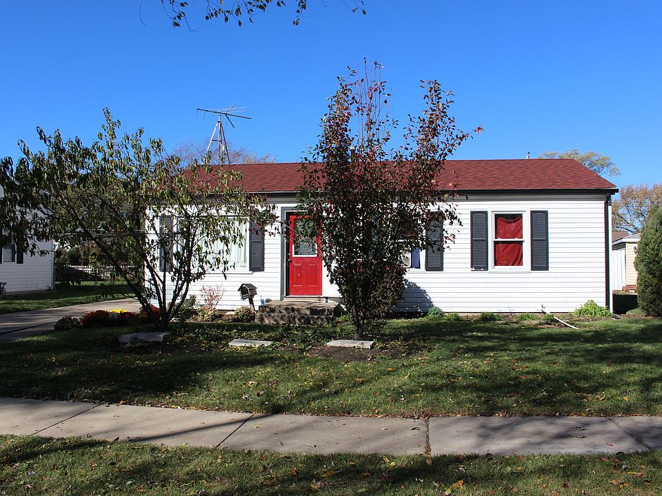 1st image of 230 Cypress Dr