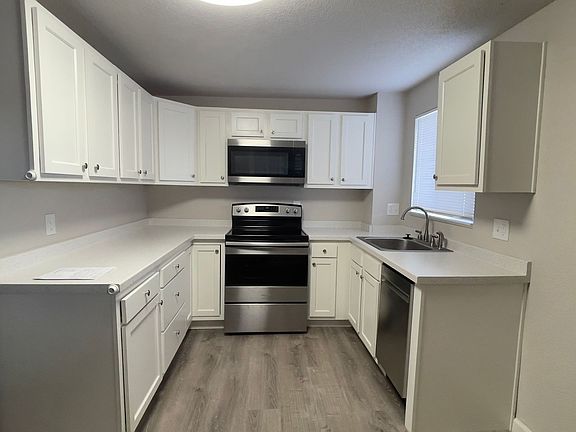 2nd image of 2615 King St APT A