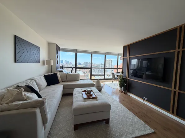 1540 N La Salle Dr APT 806, Chicago, IL 60610