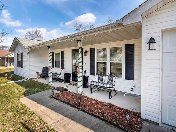 3rd image of 108 Weisbrook Ln