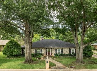 804 Holland Dr, Denison, TX 75020