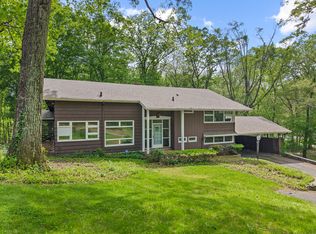 1 Indian Spring Ln, Norwich, CT 06360